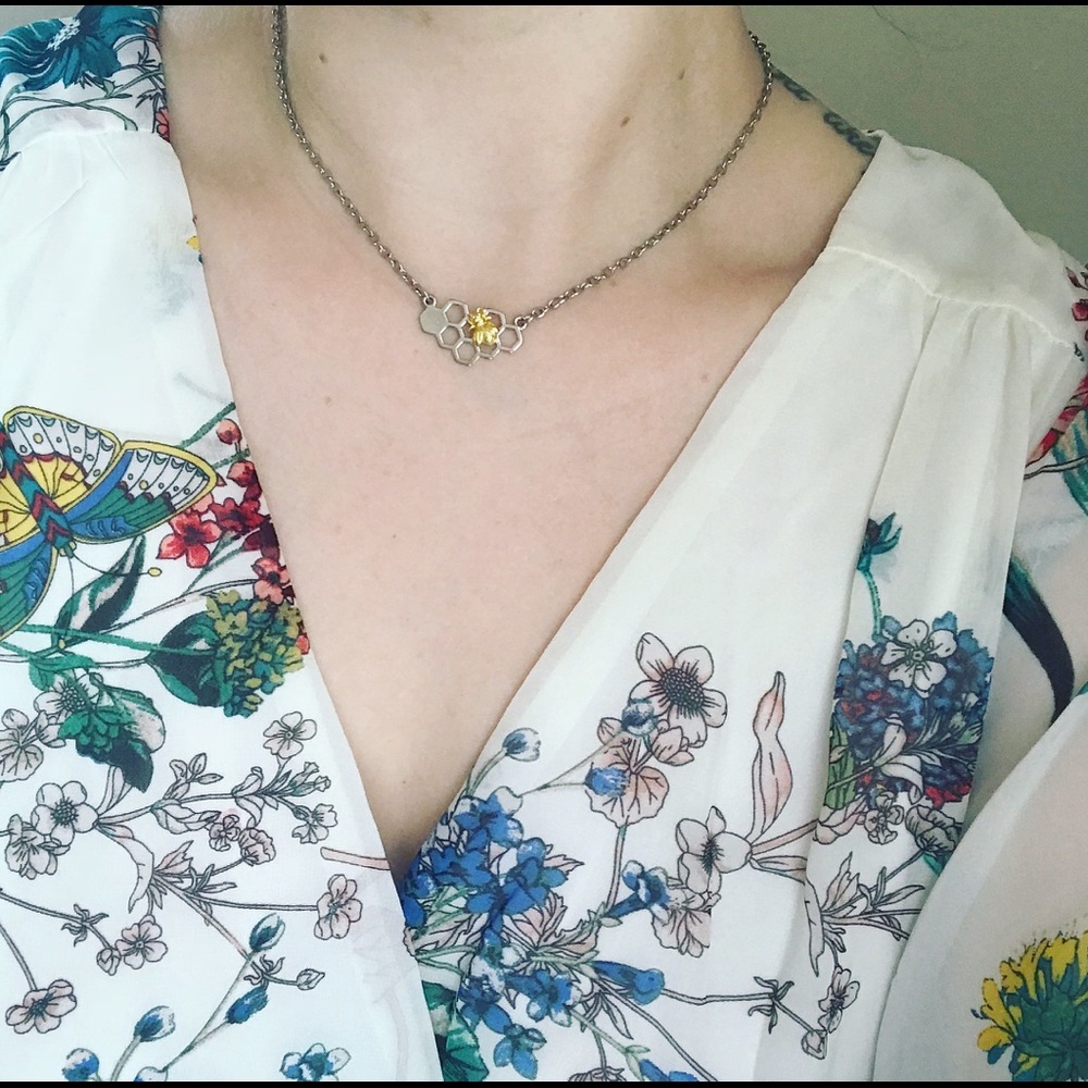 Honeycomb Necklace - Picture 2 of 3